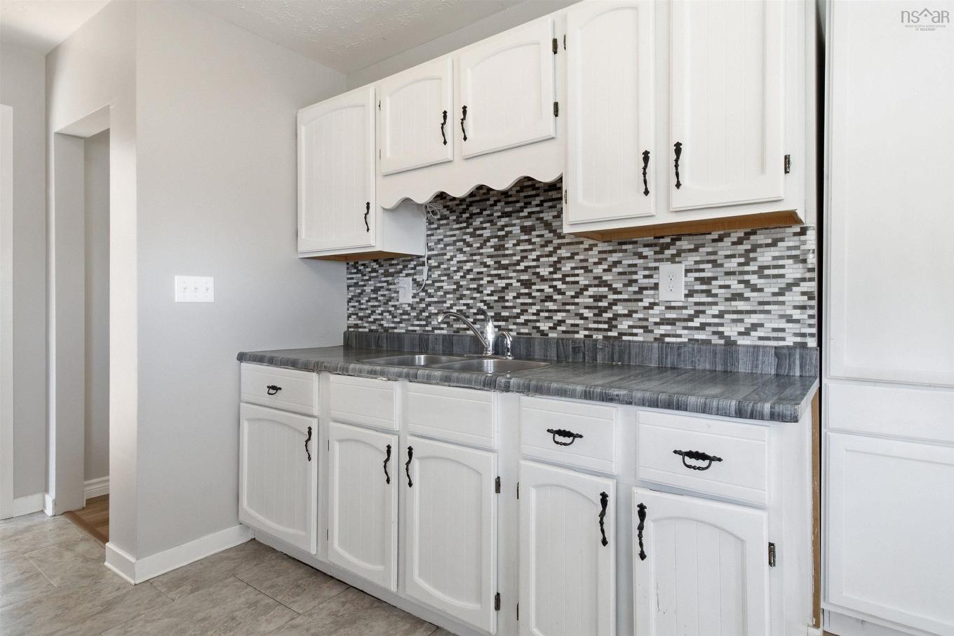 33 Inverary Drive, Dartmouth, NS - Indoor Photo Showing Kitchen