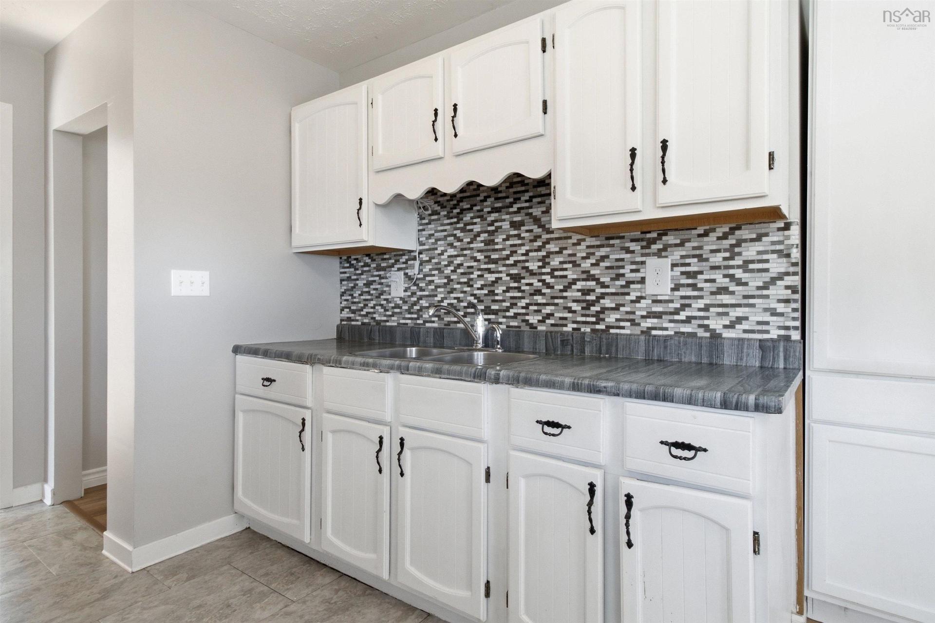33 Inverary Drive, Dartmouth, NS - Indoor Photo Showing Kitchen