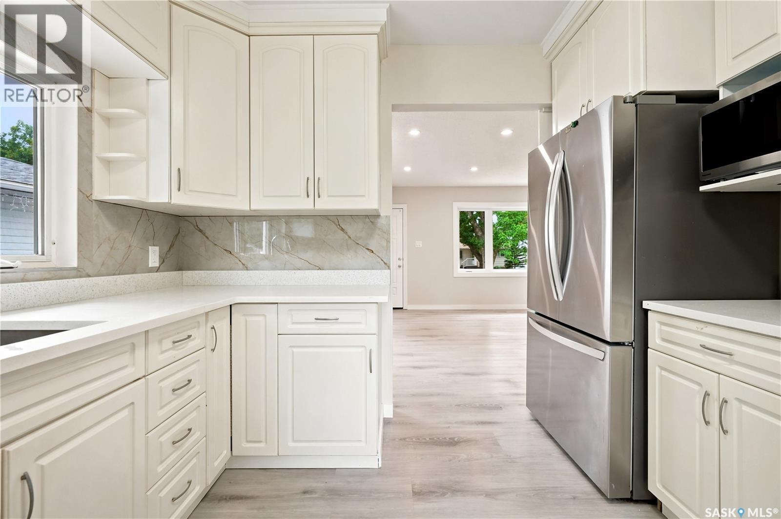 2819 Montreal Crescent, Regina, SK - Indoor Photo Showing Kitchen