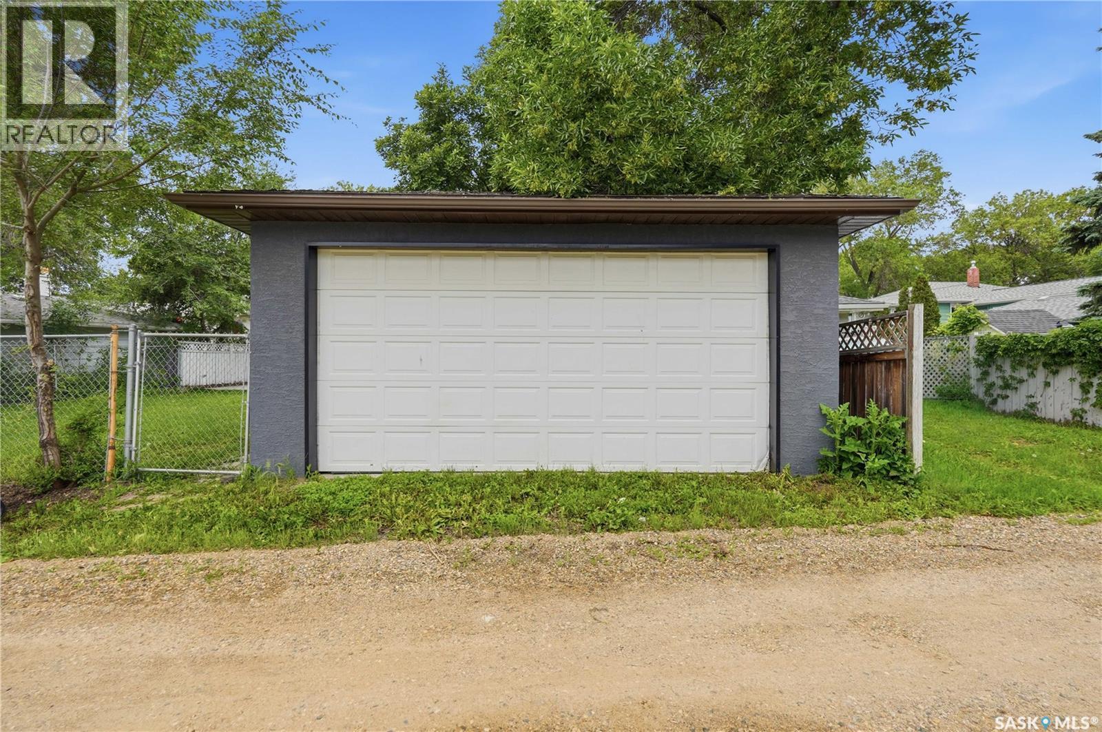 2819 Montreal Crescent, Regina, SK - Outdoor