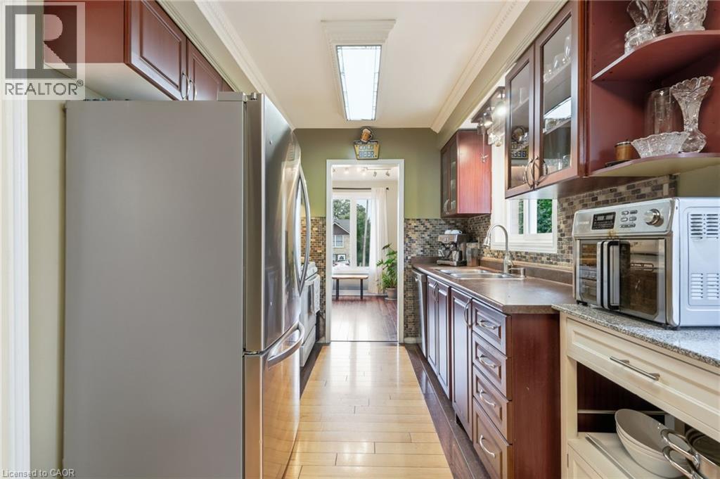 49 Markson Crescent, Hamilton, ON - Indoor Photo Showing Kitchen With Double Sink