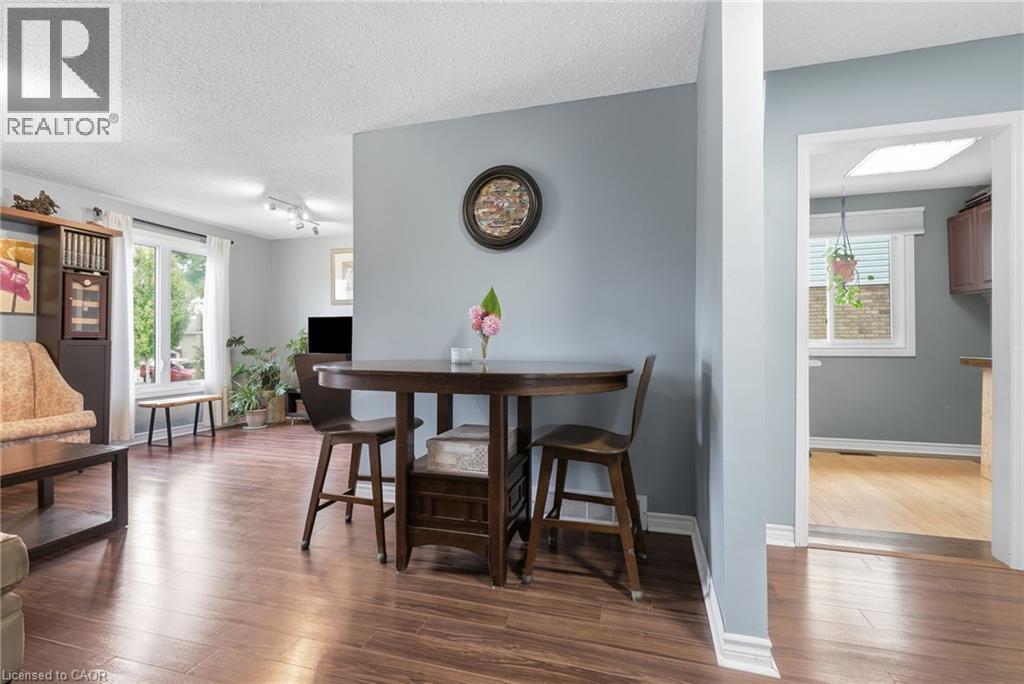 49 Markson Crescent, Hamilton, ON - Indoor Photo Showing Dining Room