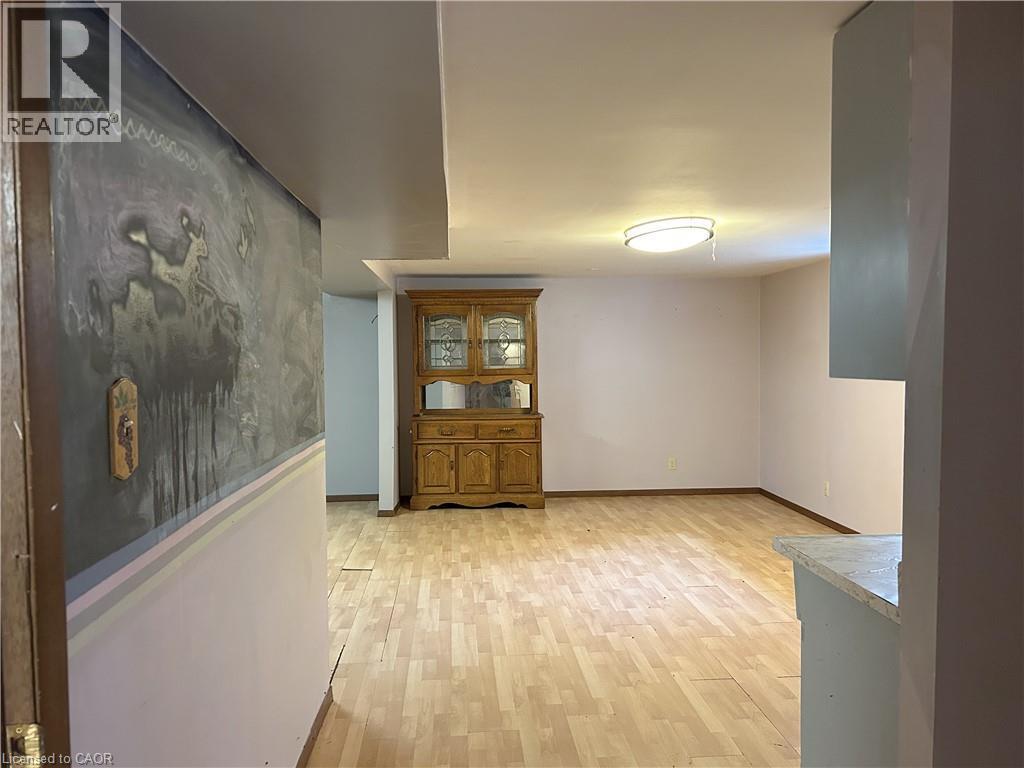 90 Queensway E, Simcoe, ON - Indoor Photo Showing Other Room