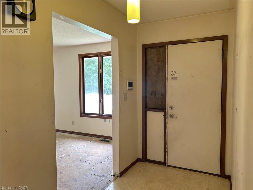 Entrance - 90 Queensway E, Simcoe, ON - Indoor Photo Showing Other Room