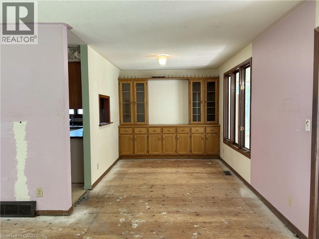 90 Queensway E, Simcoe, ON - Indoor Photo Showing Other Room
