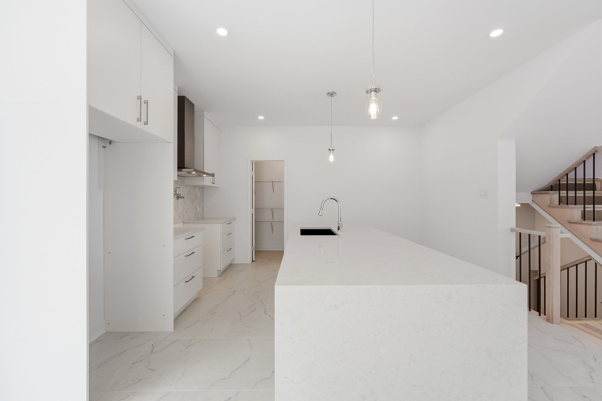 Kitchen - Rue Des Cèdres, L'Assomption, QC - Indoor