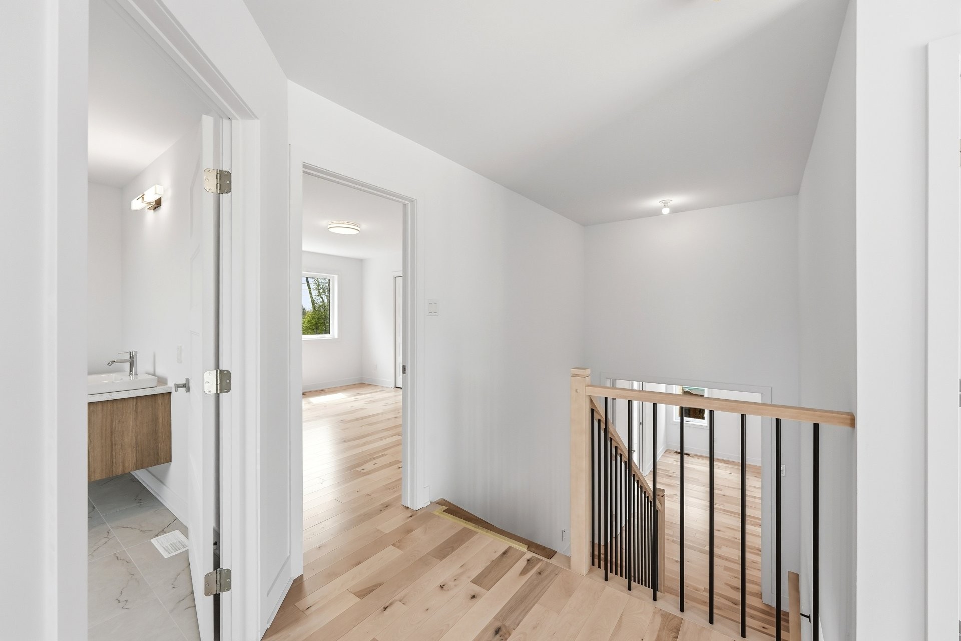 Interior - Rue Des Cèdres, L'Assomption, QC - Indoor Photo Showing Other Room