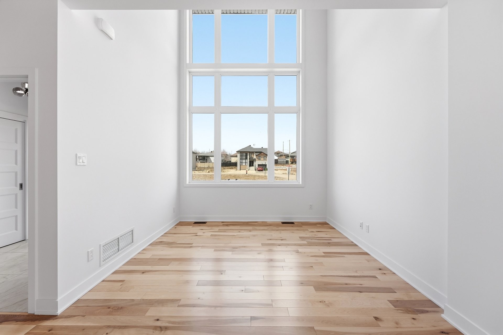 Living Room - Rue Des Cèdres, L'Assomption, QC - Indoor Photo Showing Other Room