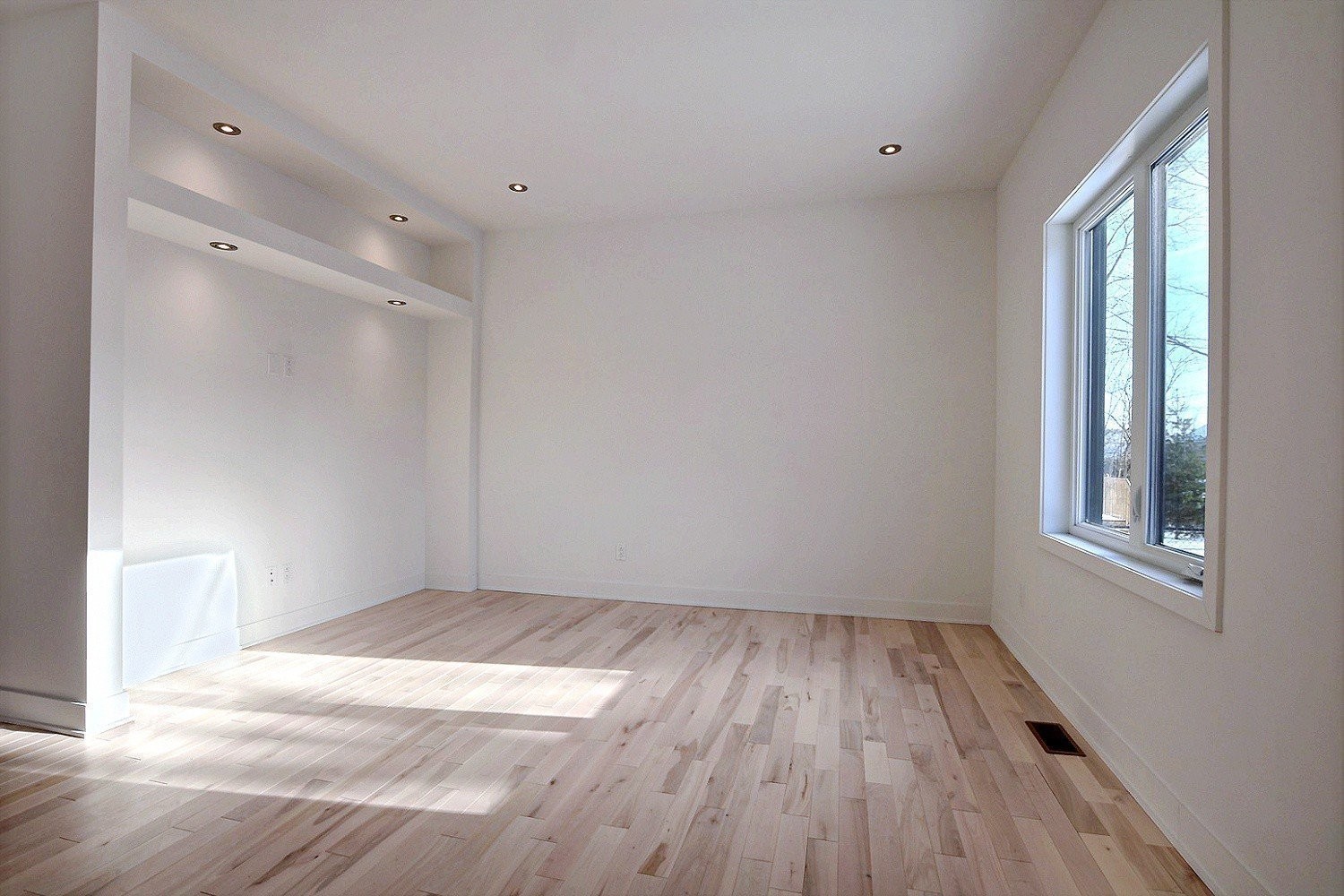 Living Room - Rue Des Cèdres, L'Assomption, QC - Indoor Photo Showing Other Room