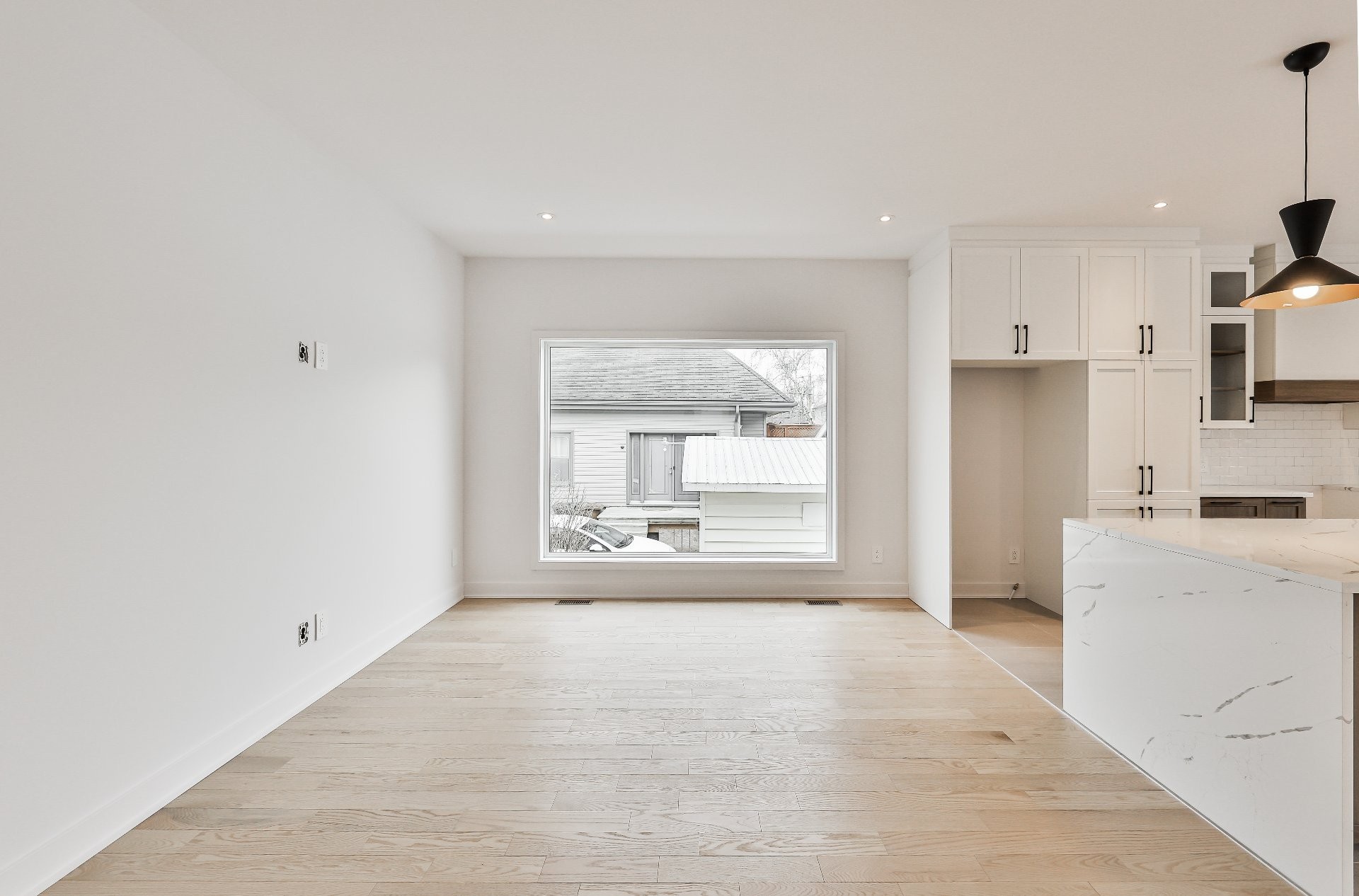 Living Room - Rue Des Cèdres, L'Assomption, QC - Indoor