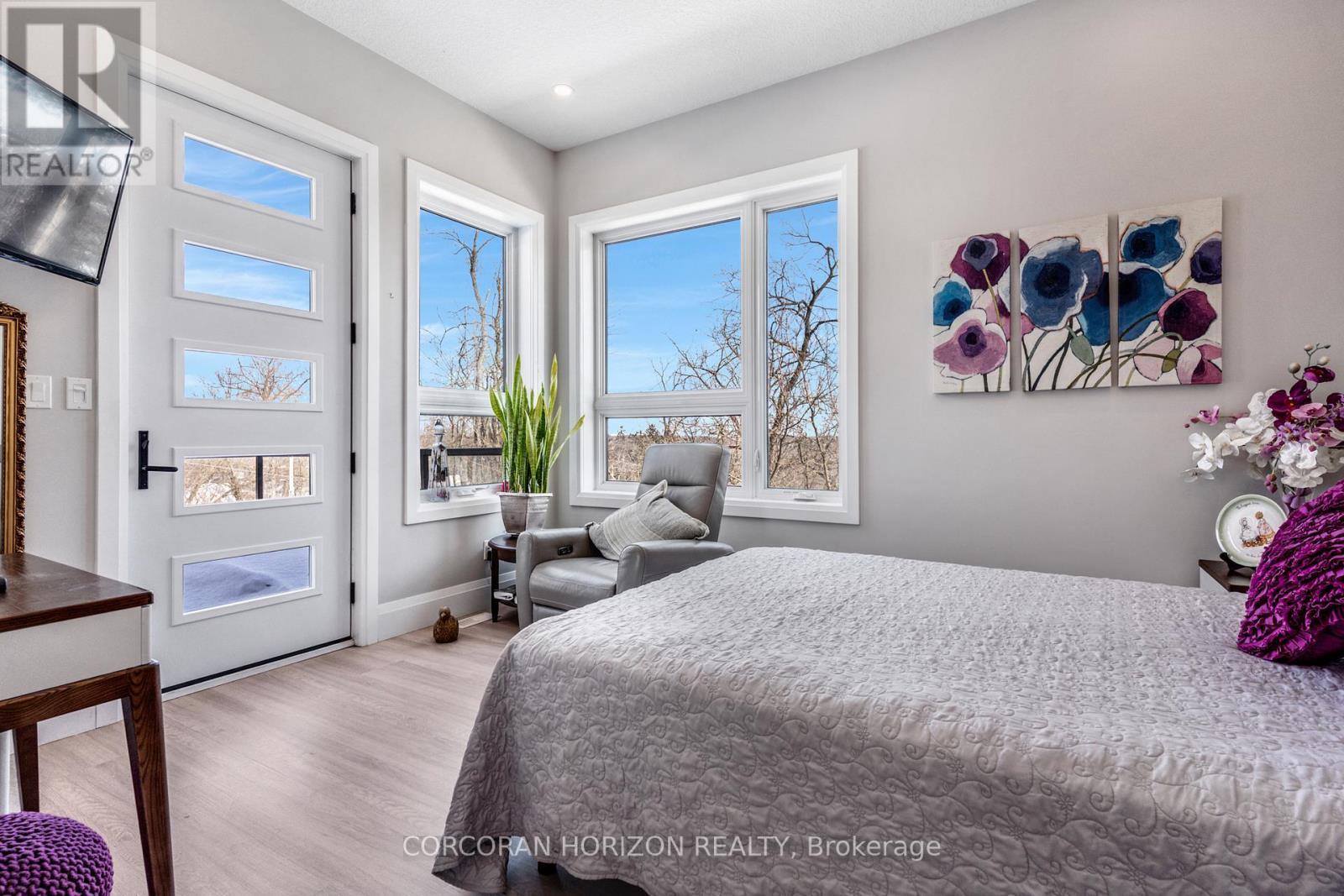 111 Grand Ridge Drive, Cambridge, ON - Indoor Photo Showing Bedroom