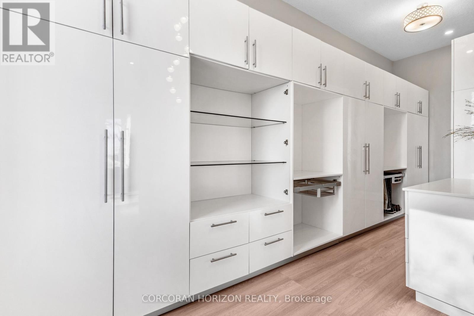 111 Grand Ridge Drive, Cambridge, ON - Indoor