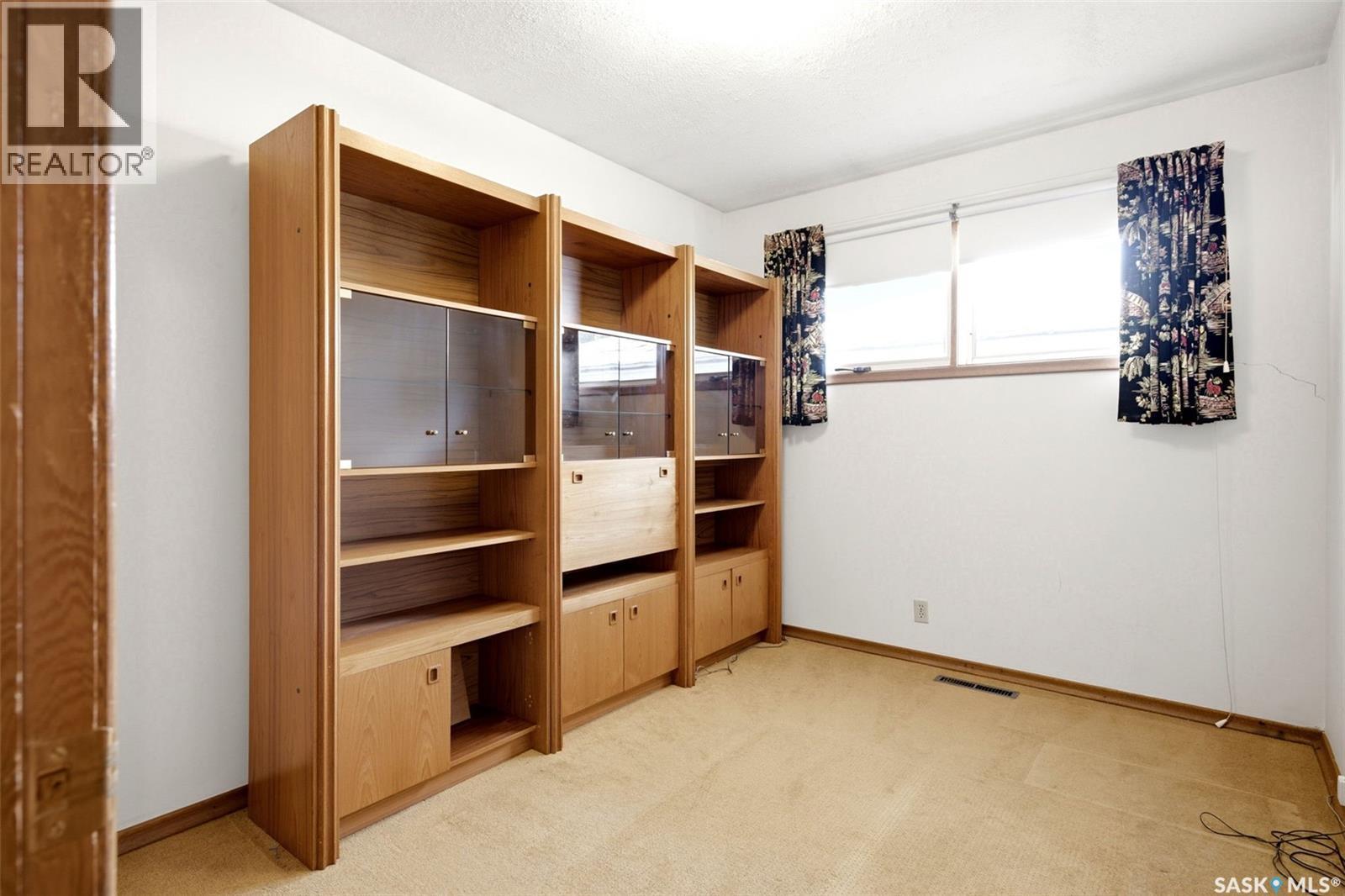 4023 Mcphail Avenue, Regina, SK - Indoor