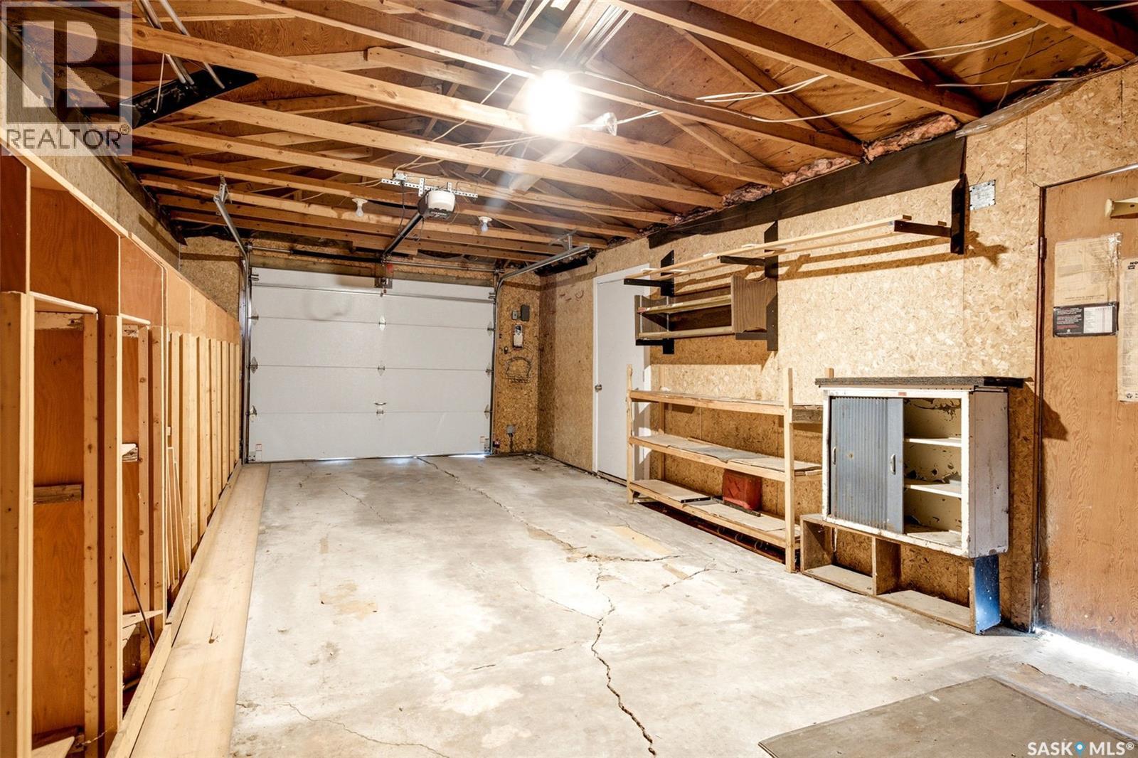 4023 Mcphail Avenue, Regina, SK - Indoor Photo Showing Garage