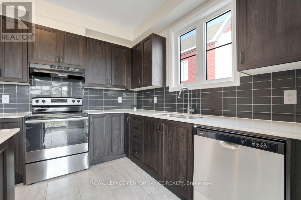 119 Hackamore Crescent, Ottawa, ON - Indoor Photo Showing Kitchen