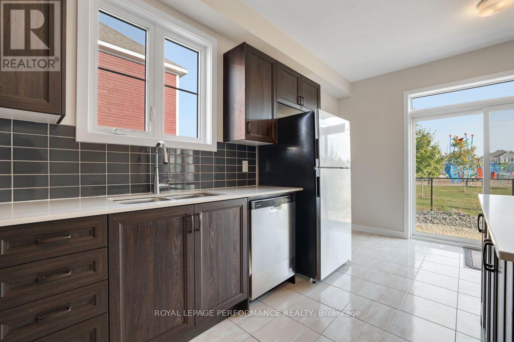 119 Hackamore Crescent, Ottawa, ON - Indoor Photo Showing Kitchen
