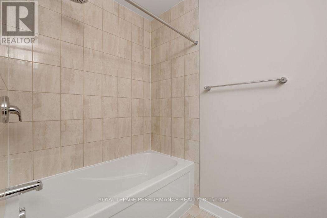 119 Hackamore Crescent, Ottawa, ON - Indoor Photo Showing Bathroom