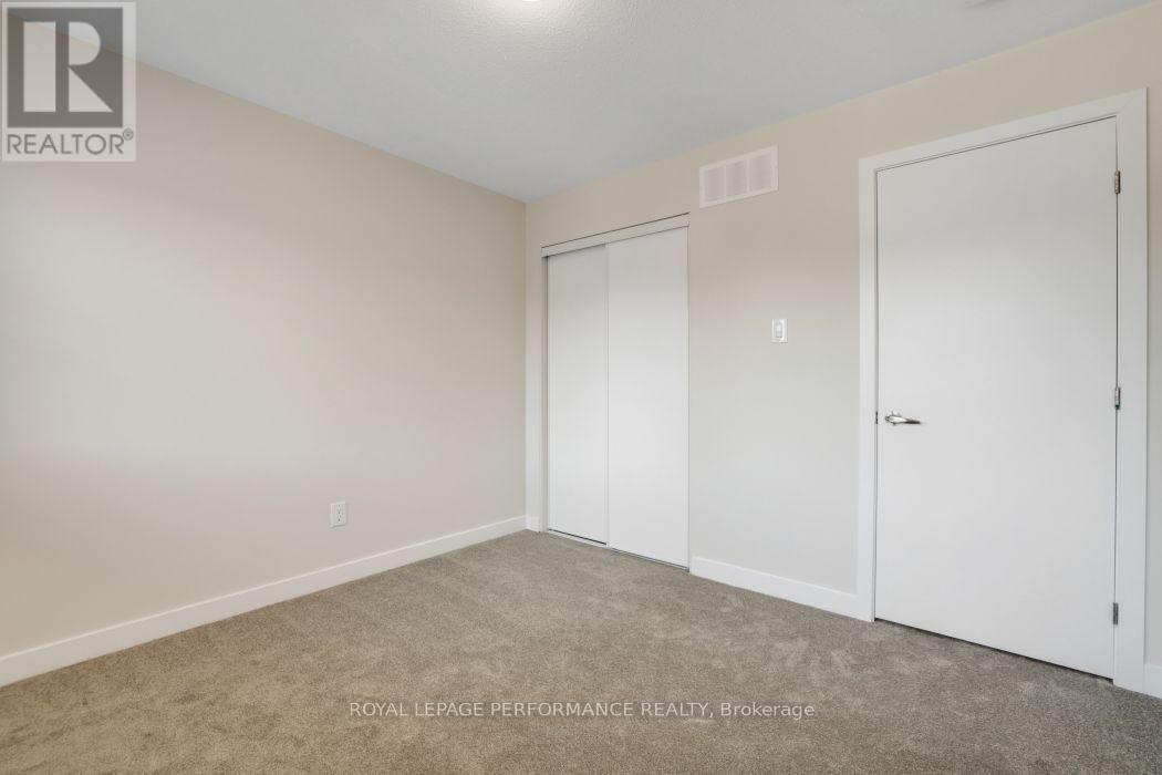 119 Hackamore Crescent, Ottawa, ON - Indoor Photo Showing Other Room