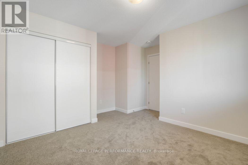119 Hackamore Crescent, Ottawa, ON - Indoor Photo Showing Other Room