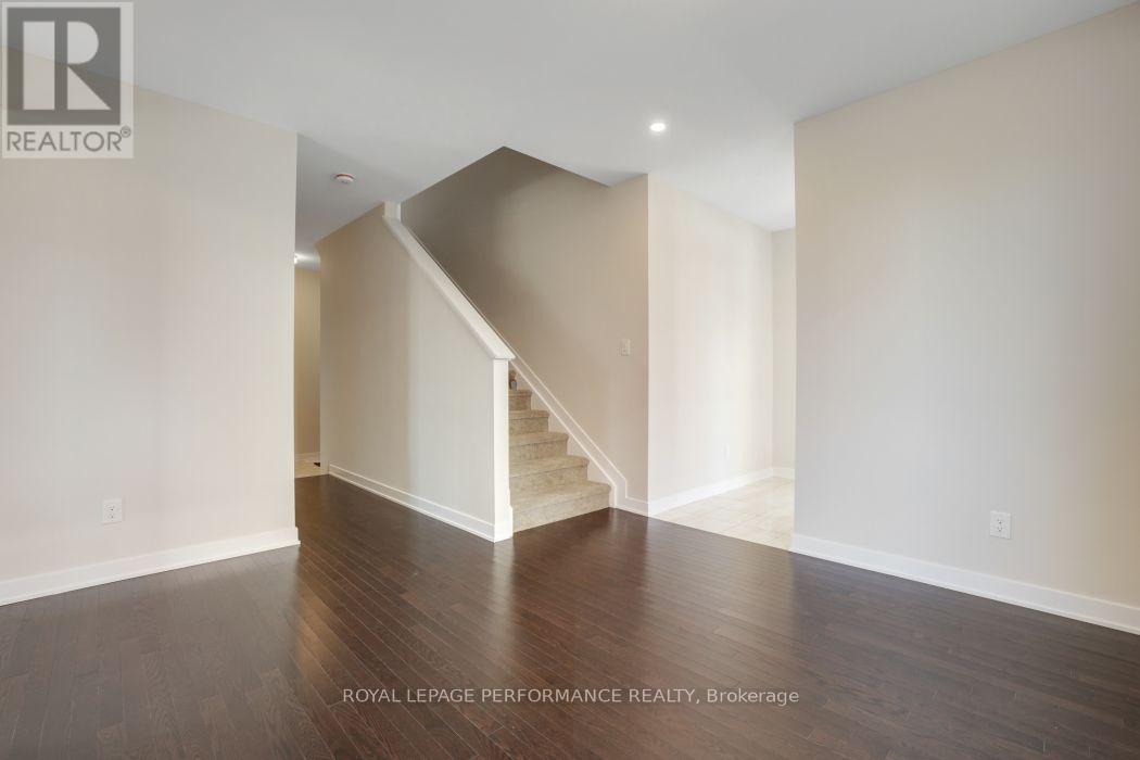 119 Hackamore Crescent, Ottawa, ON - Indoor Photo Showing Other Room