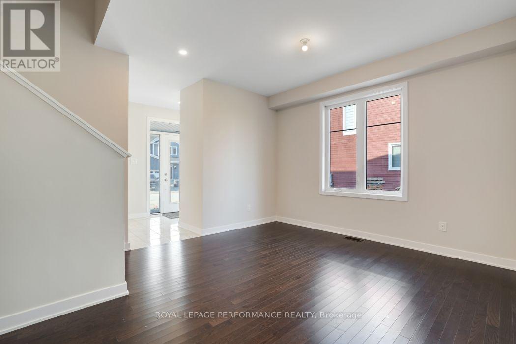 119 Hackamore Crescent, Ottawa, ON - Indoor Photo Showing Other Room