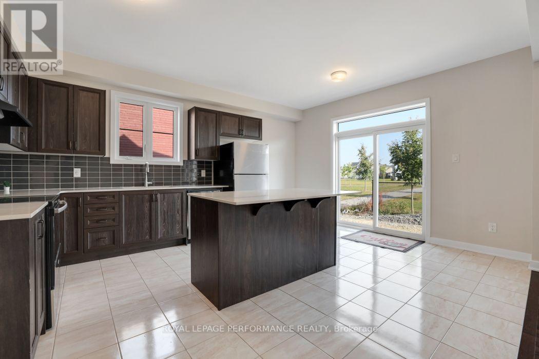 119 Hackamore Crescent, Ottawa, ON - Indoor Photo Showing Kitchen