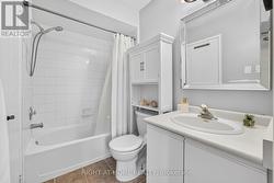 Bright 4 Piece Bathroom - 
