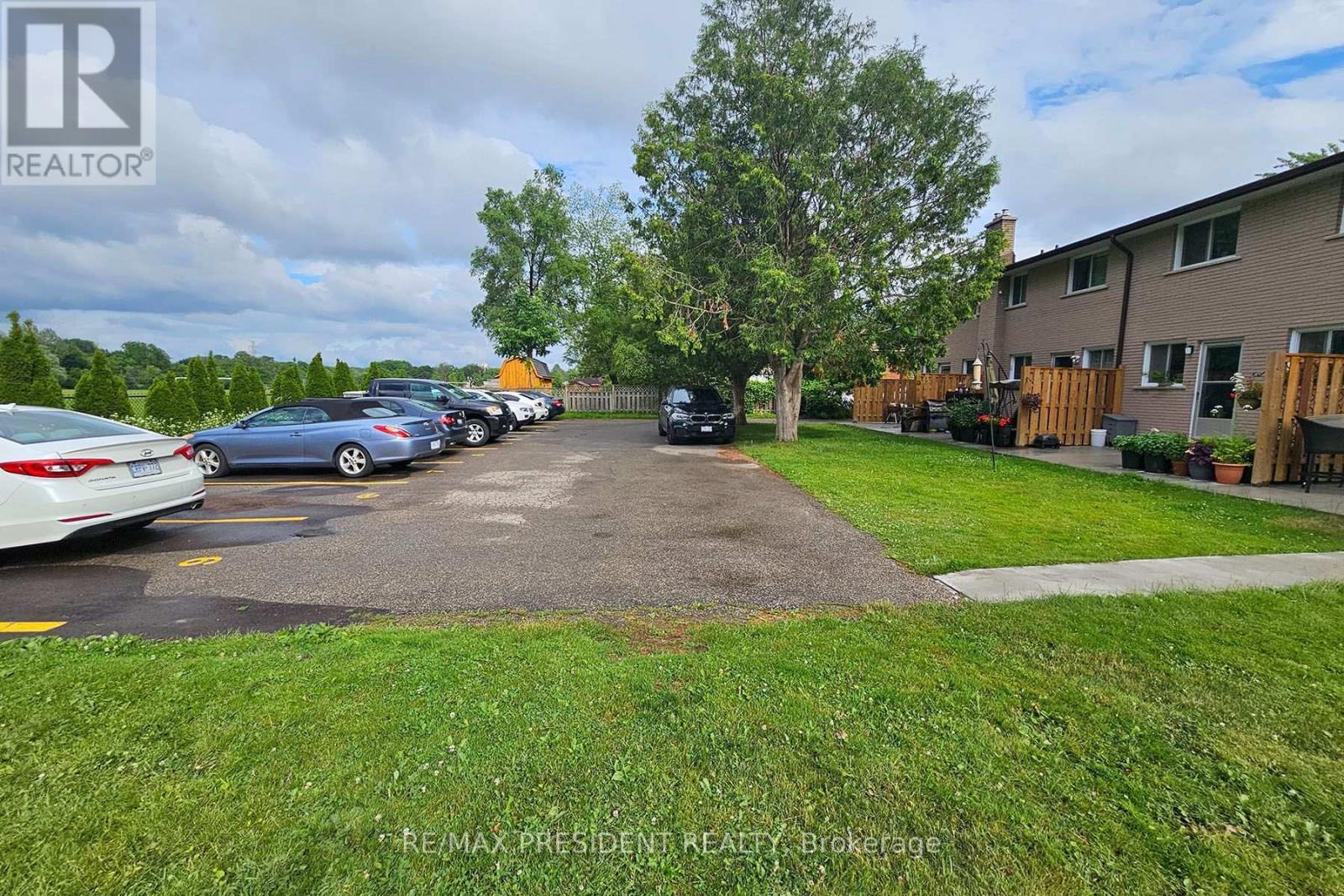 564 Brookhaven Crescent, Waterloo, ON - Outdoor