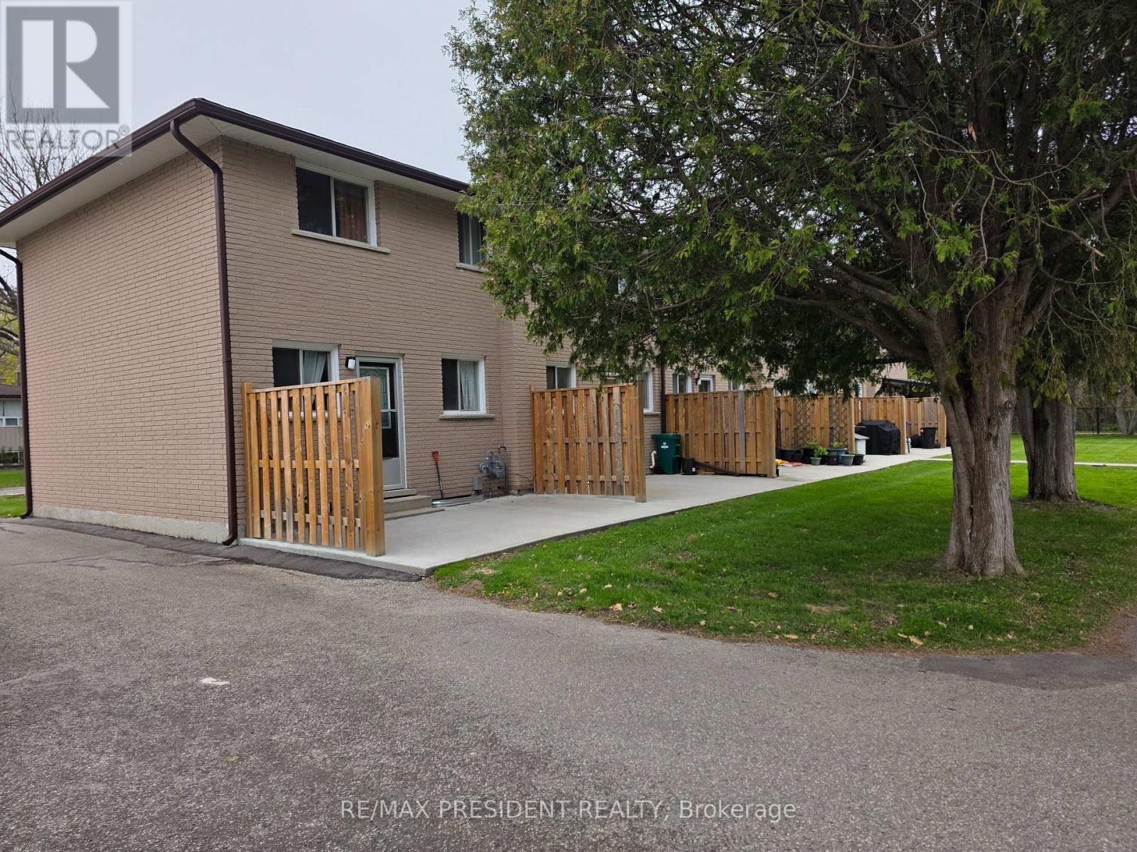 564 Brookhaven Crescent, Waterloo, ON - Outdoor