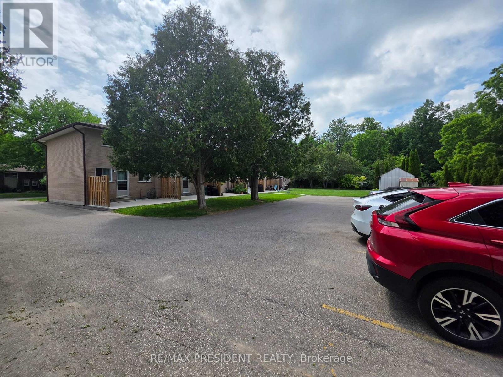 564 Brookhaven Crescent, Waterloo, ON - Outdoor