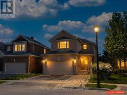 62 MACEDONIA COURT Newmarket, ON L3X 2W8