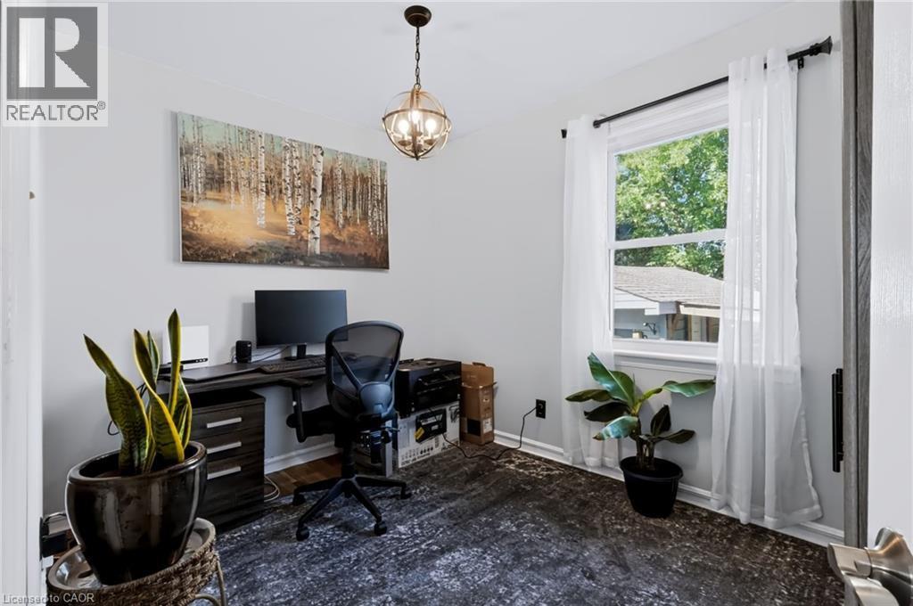 164 Charlotte Street, Hamilton, ON - Indoor