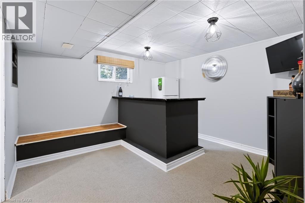164 Charlotte Street, Hamilton, ON - Indoor Photo Showing Other Room