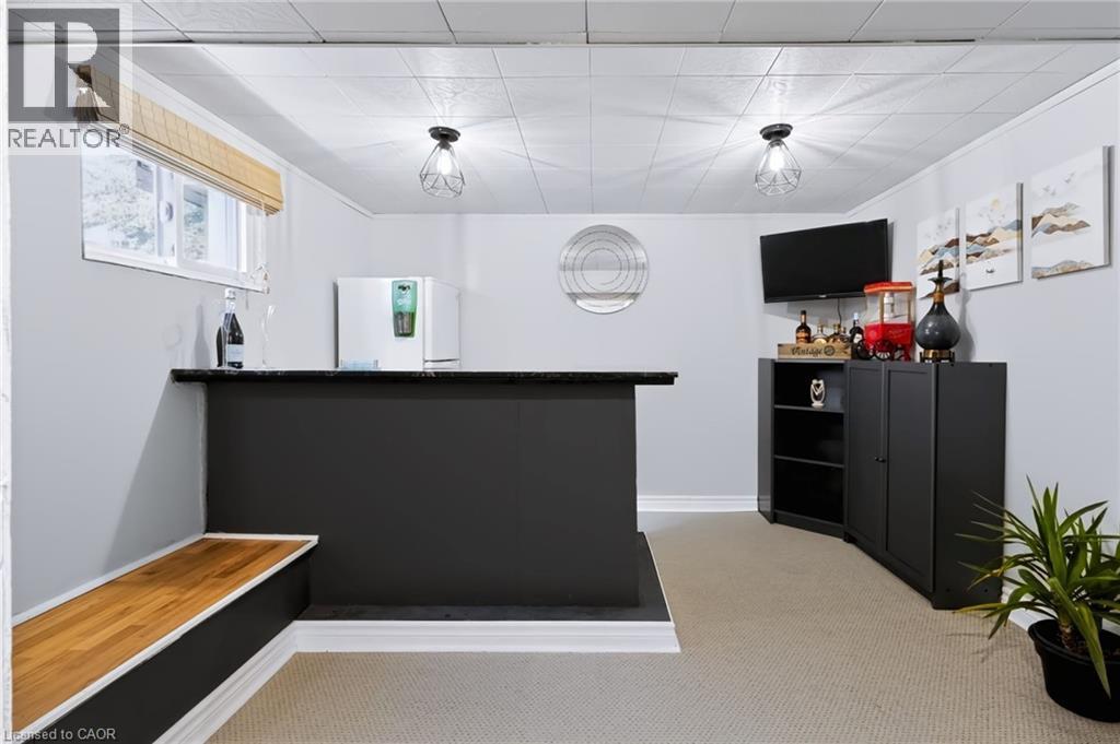 164 Charlotte Street, Hamilton, ON - Indoor Photo Showing Other Room