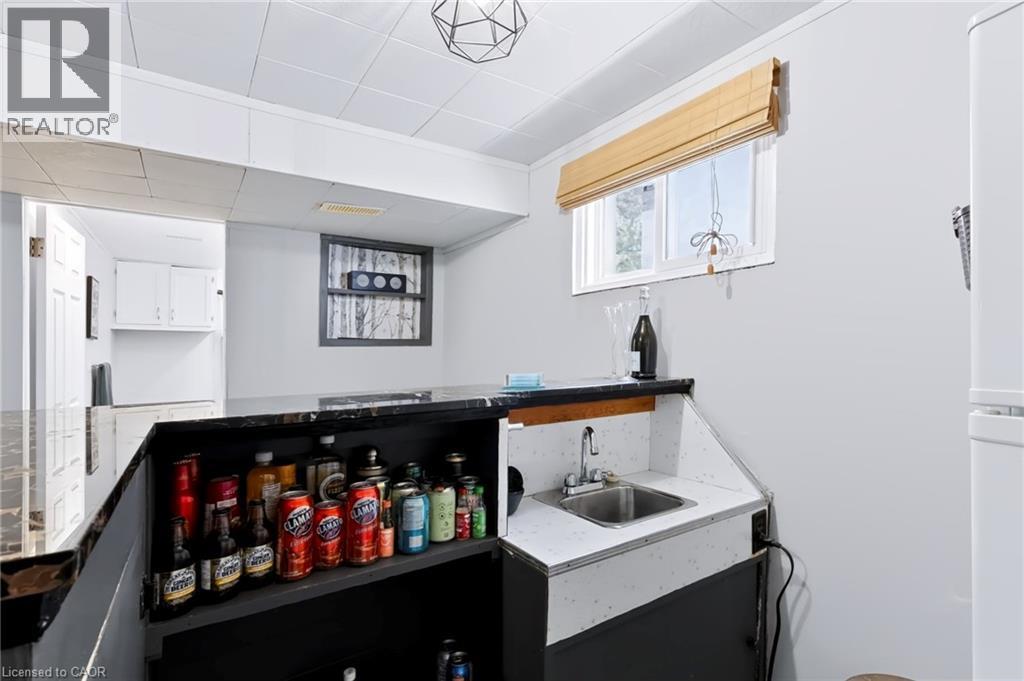 164 Charlotte Street, Hamilton, ON - Indoor