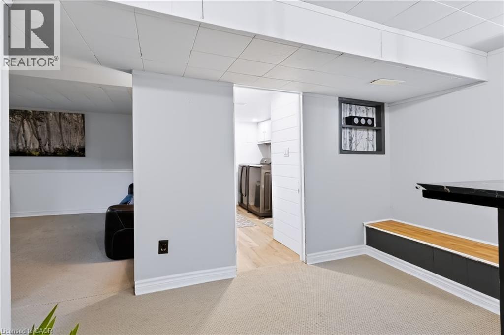 164 Charlotte Street, Hamilton, ON - Indoor Photo Showing Other Room