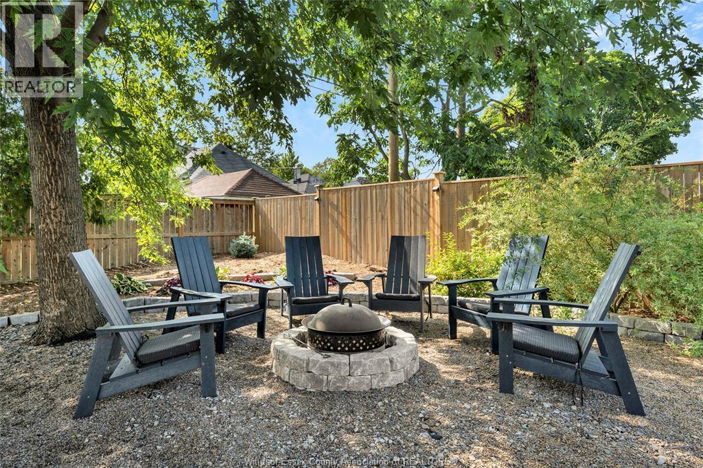 2329 Meighen Road, Windsor, ON - Outdoor
