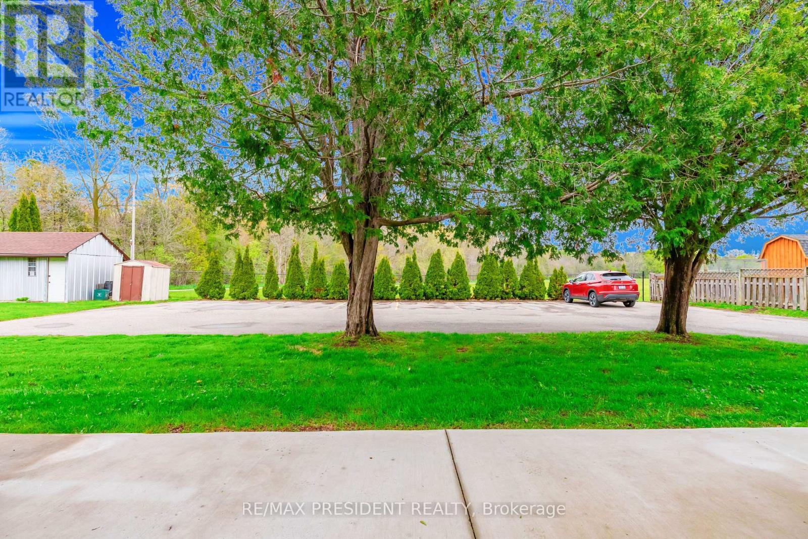 564 Brookhaven Crescent, Waterloo, ON - Outdoor