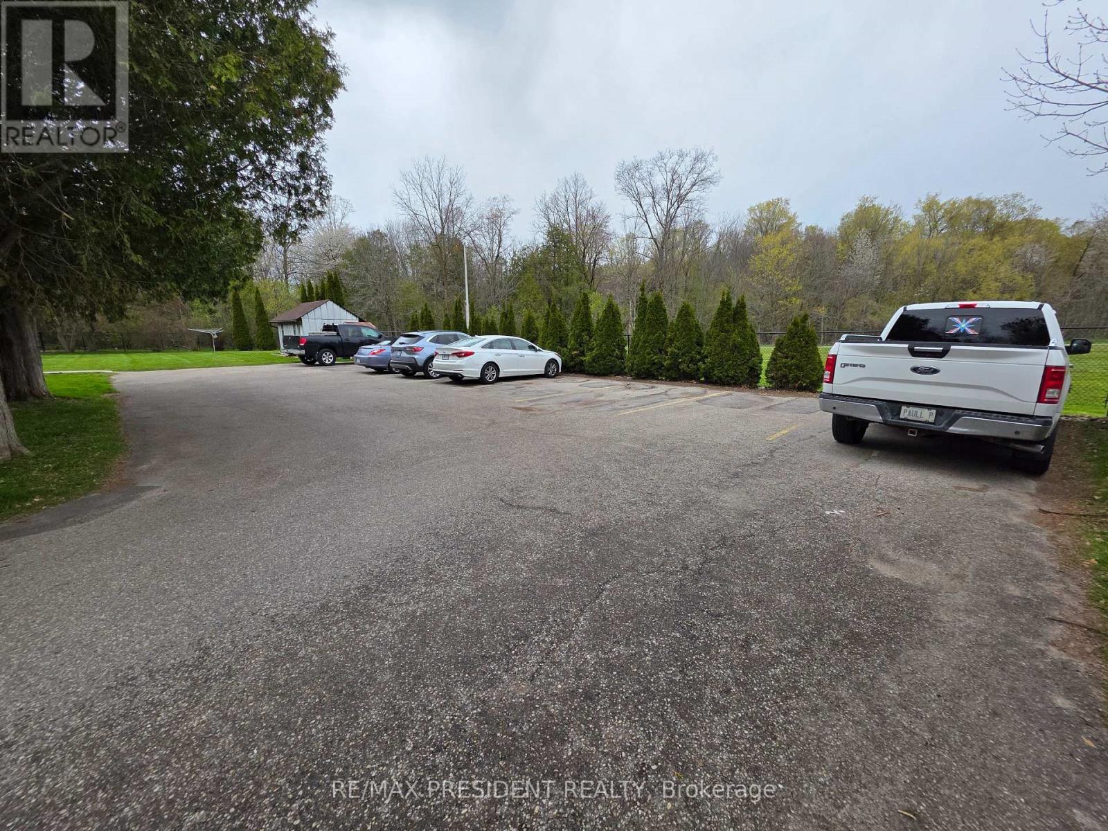 564 Brookhaven Crescent, Waterloo, ON - Outdoor