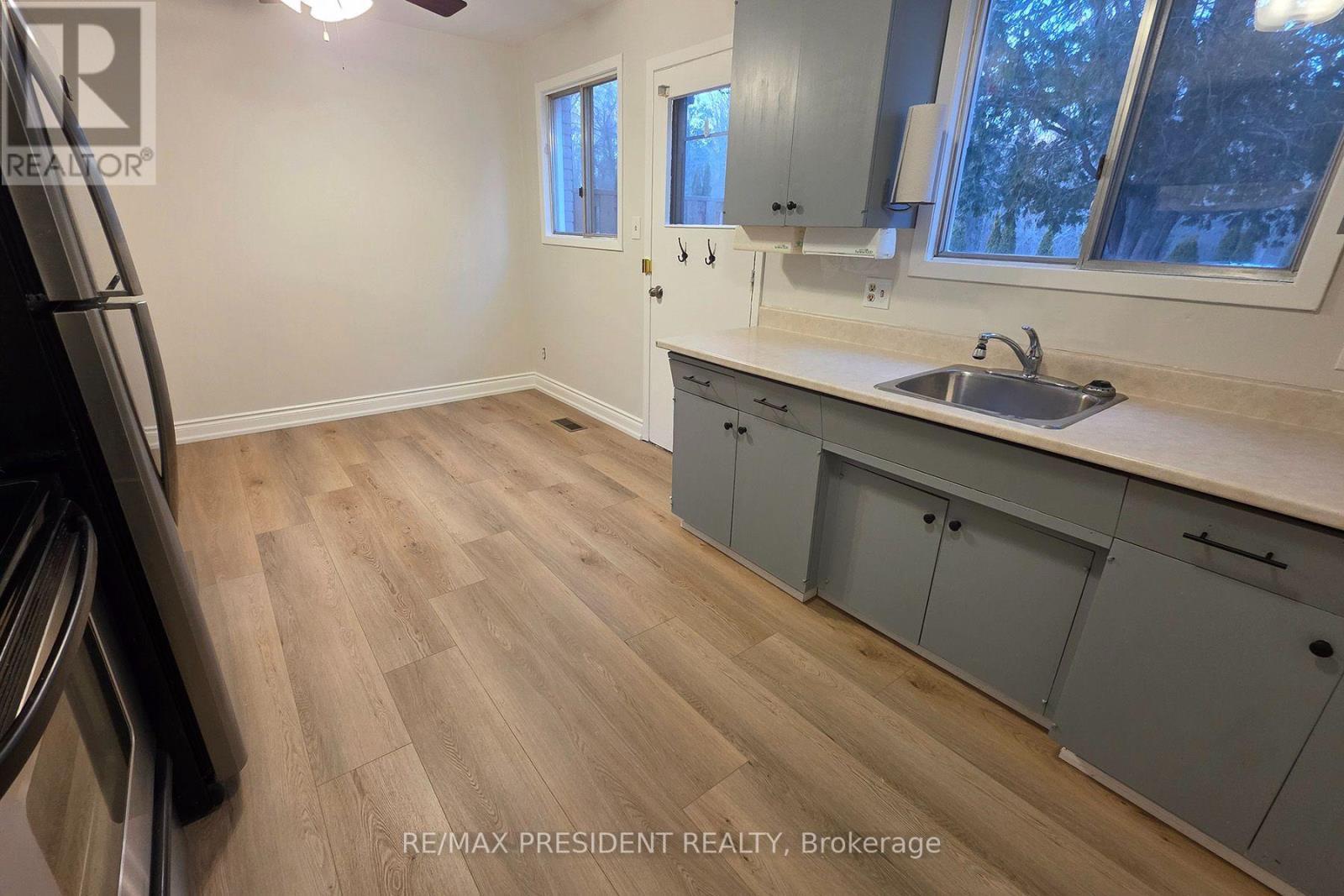 564 Brookhaven Crescent, Waterloo, ON - Indoor Photo Showing Kitchen
