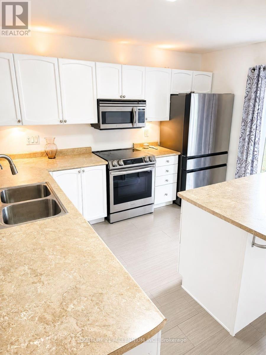 89 Masters Drive, Barrie, ON - Indoor Photo Showing Kitchen With Double Sink