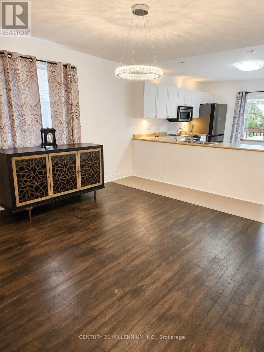 89 Masters Drive, Barrie, ON - Indoor Photo Showing Kitchen