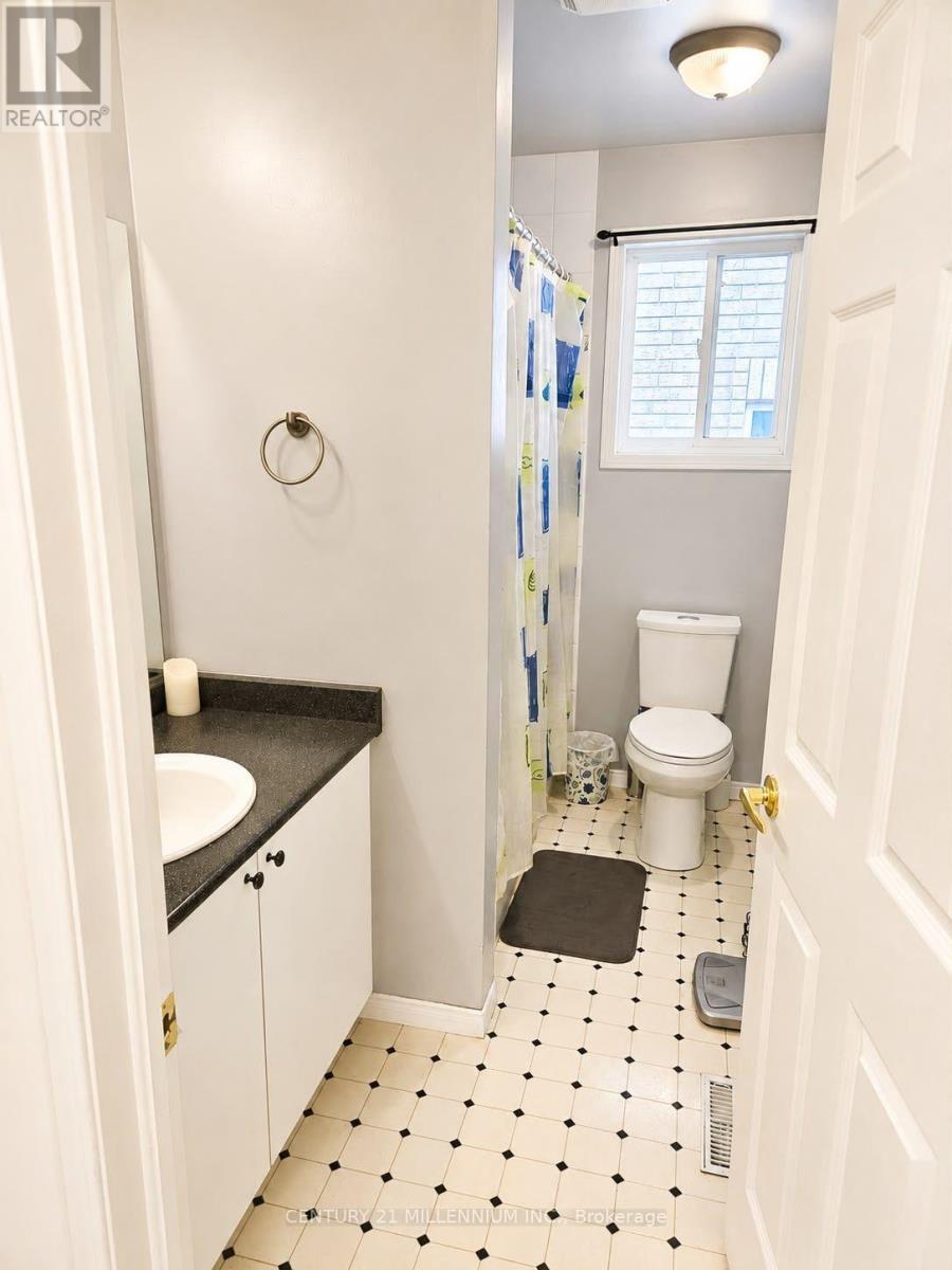 89 Masters Drive, Barrie, ON - Indoor Photo Showing Bathroom