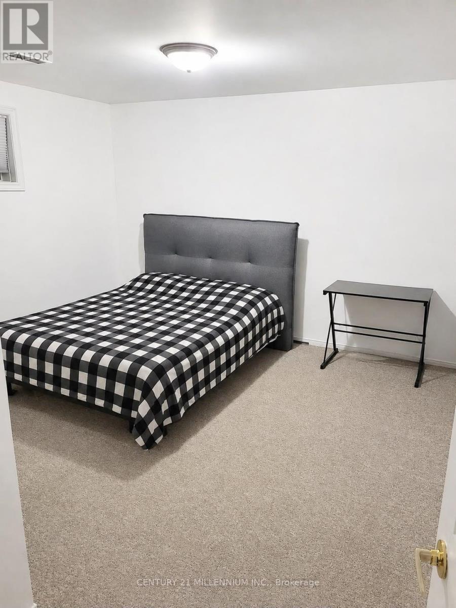 89 Masters Drive, Barrie, ON - Indoor Photo Showing Bedroom