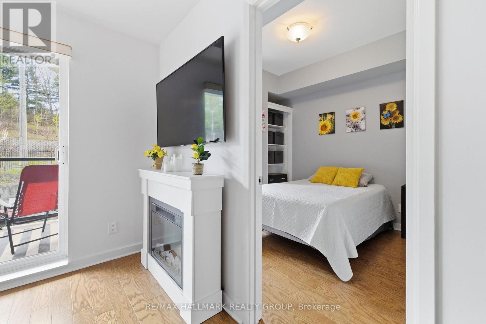 206 - 310 Centrum Boulevard, Ottawa, ON - Indoor Photo Showing Bedroom