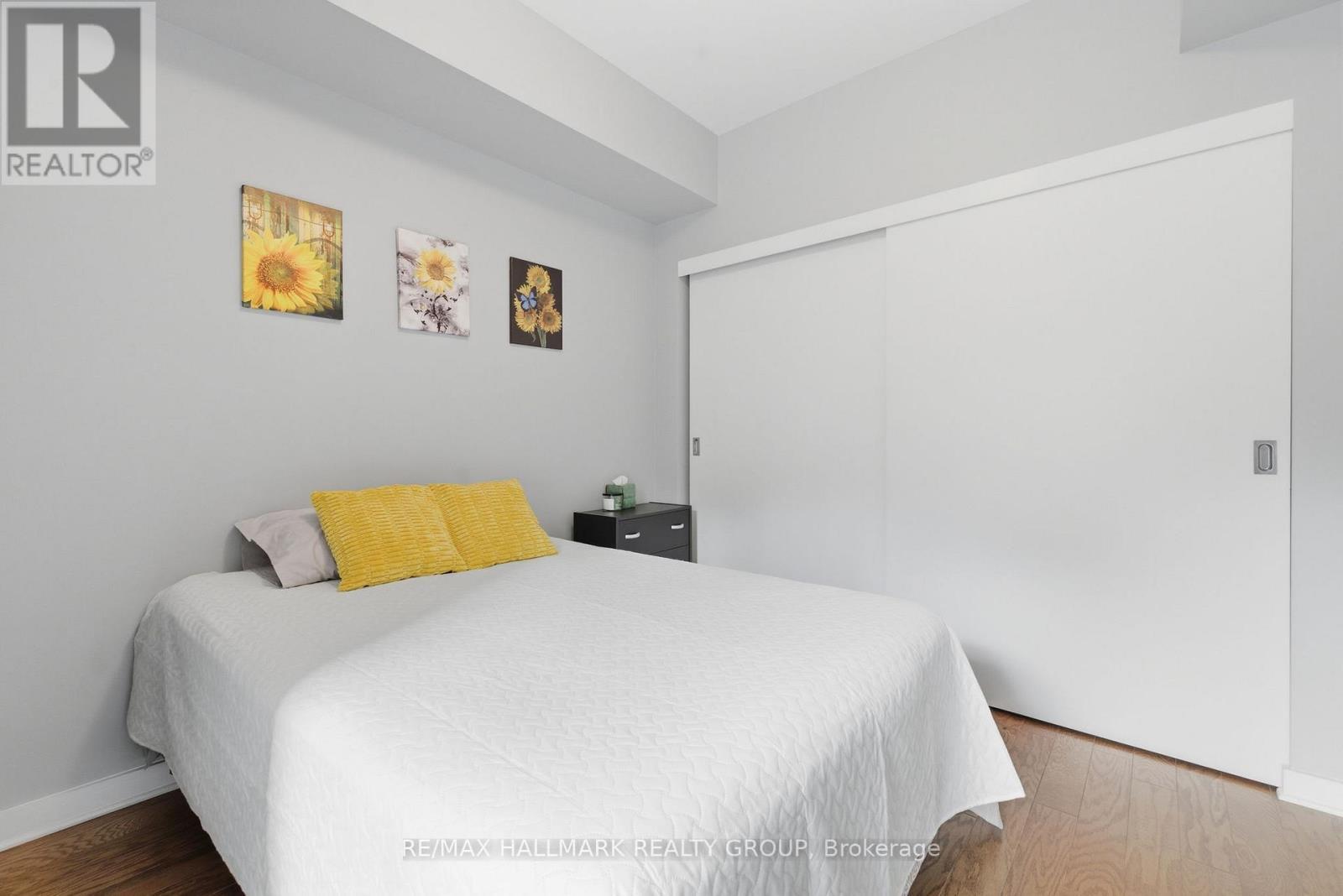 206 - 310 Centrum Boulevard, Ottawa, ON - Indoor Photo Showing Bedroom