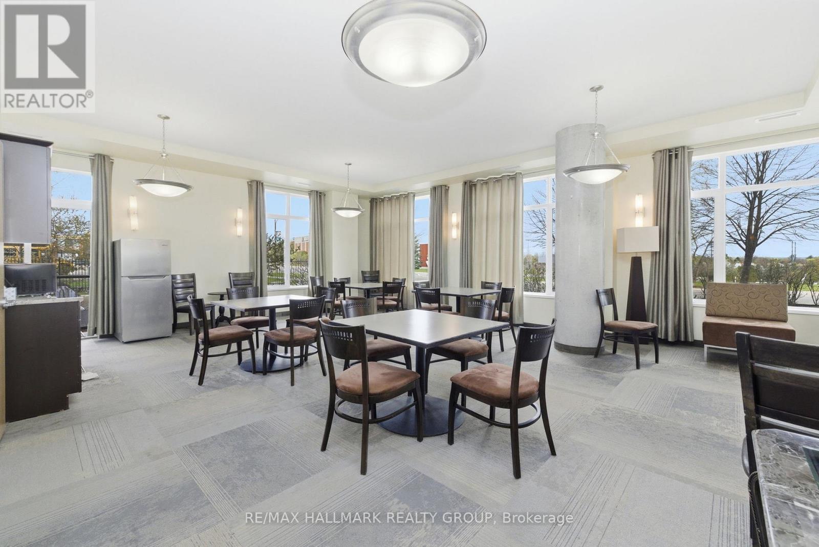 206 - 310 Centrum Boulevard, Ottawa, ON - Indoor Photo Showing Dining Room