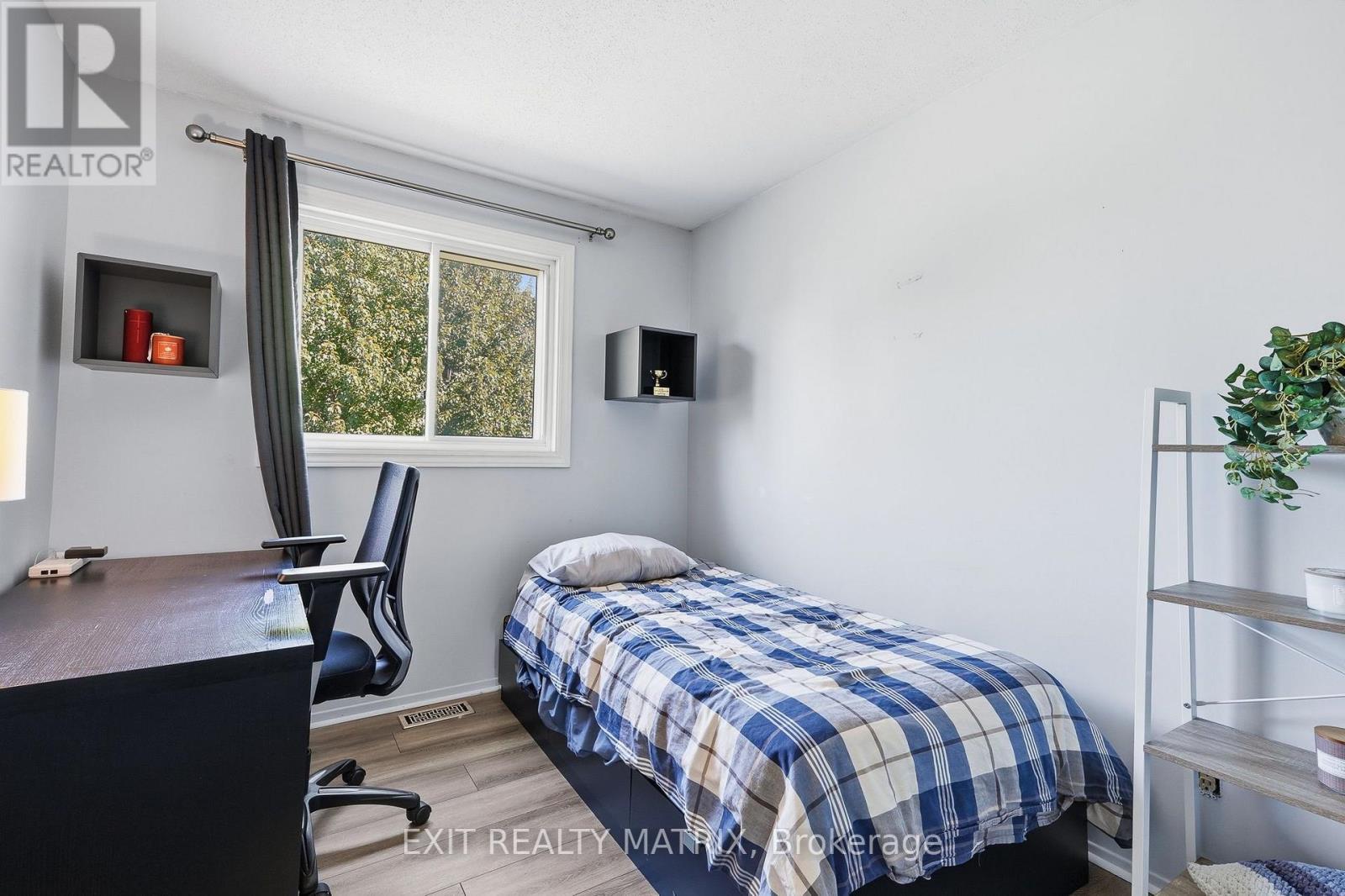 751 Clearcrest Crescent, Ottawa, ON - Indoor Photo Showing Bedroom