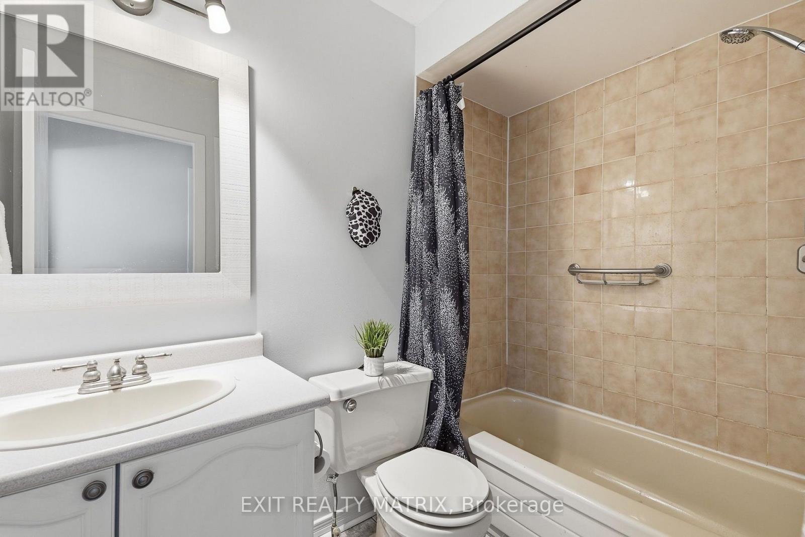 751 Clearcrest Crescent, Ottawa, ON - Indoor Photo Showing Bathroom