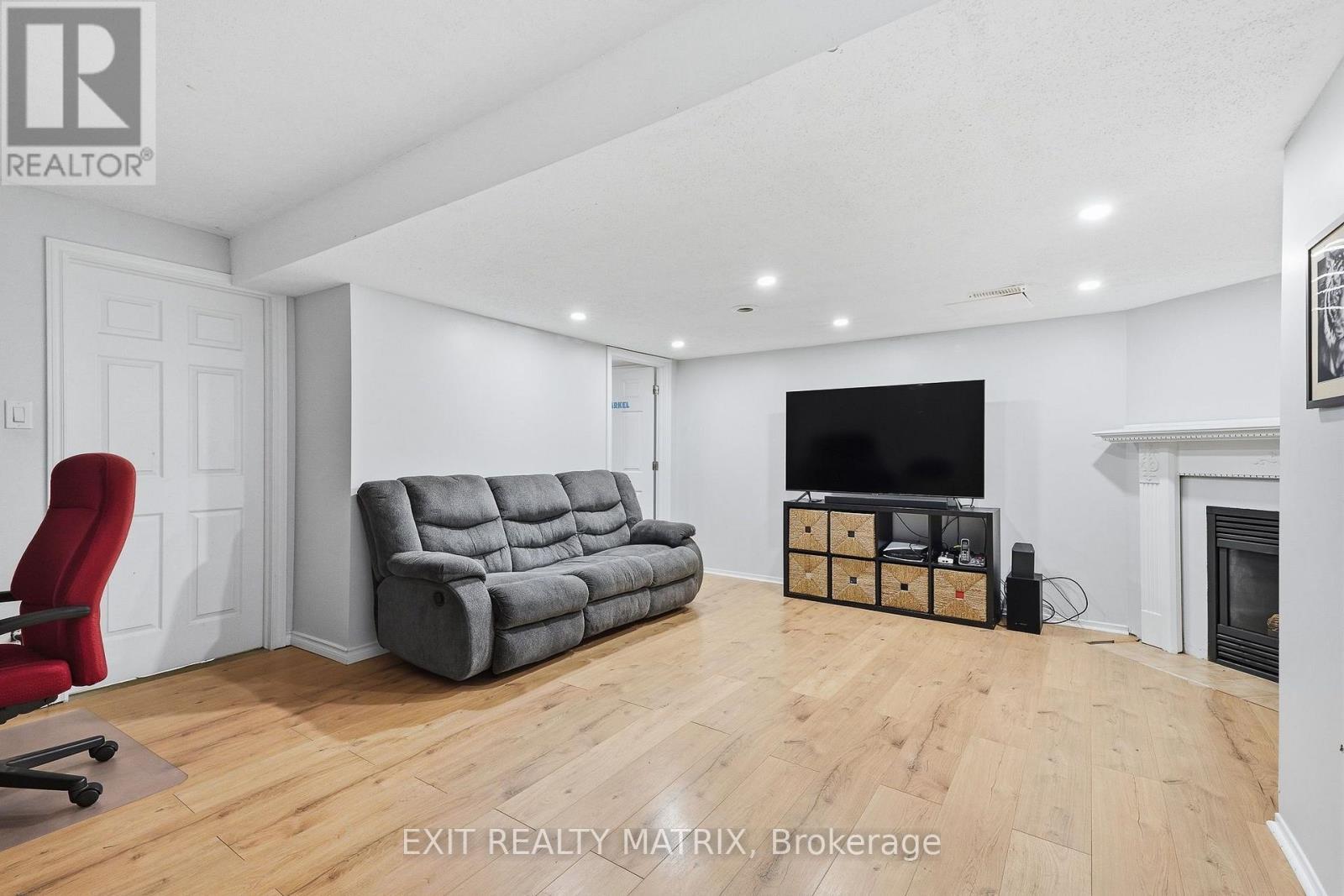 751 Clearcrest Crescent, Ottawa, ON - Indoor